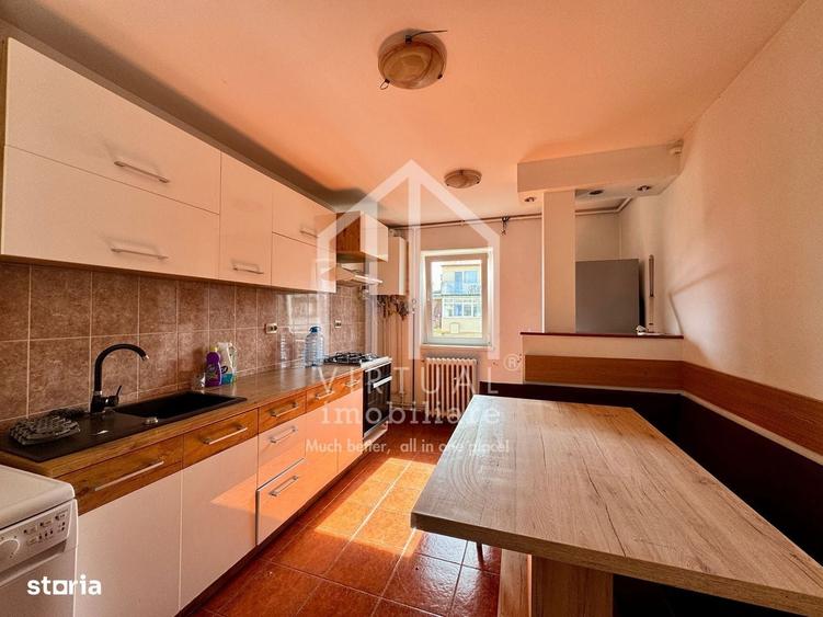 Apartament cu 3 camere decomandat în Sub Arini