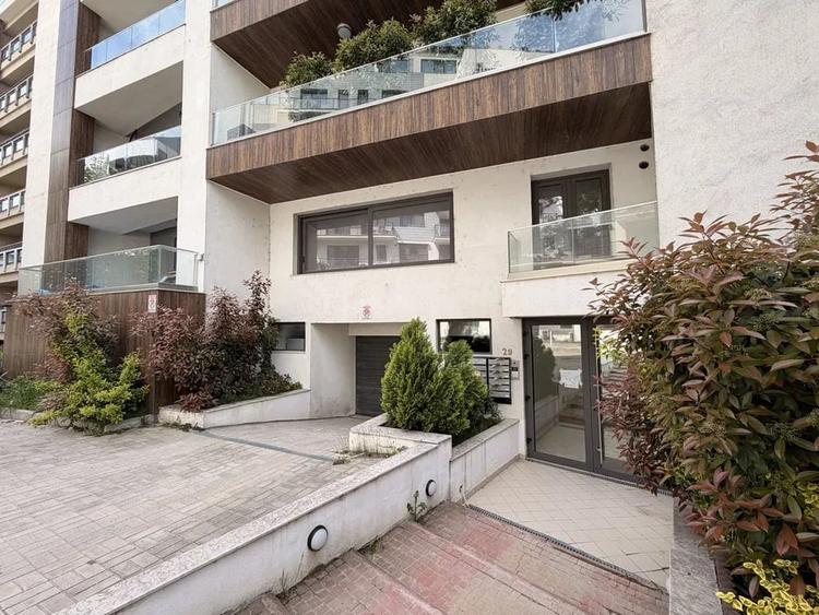 Apartament cu 3 camere în Nordului