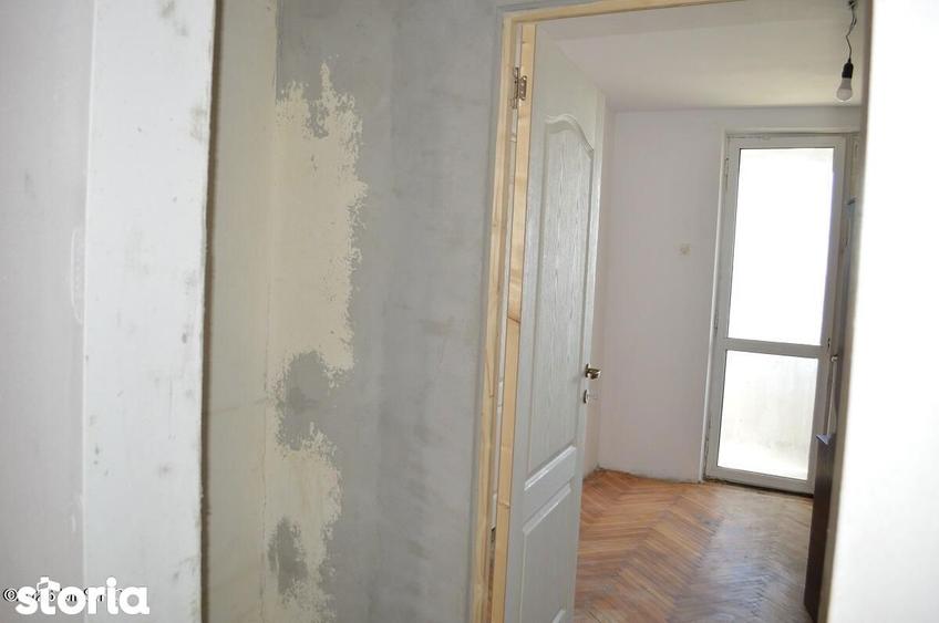 Apartament cu 3 camere în Războieni