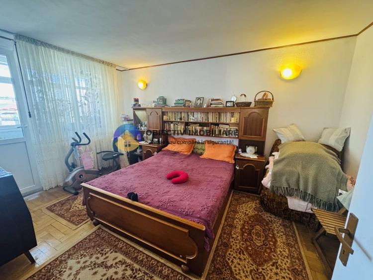 Apartament cu 3 camere decomandat în Dărmănești