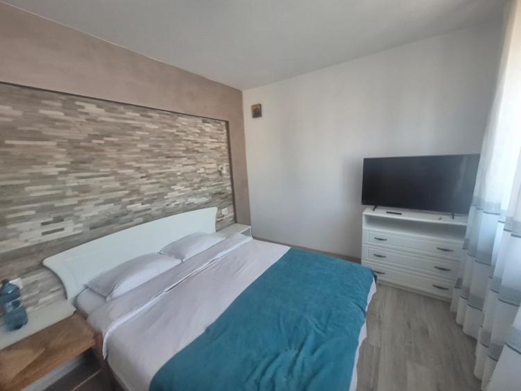 Apartament cu 3 camere decomandat, mobilat în Precista