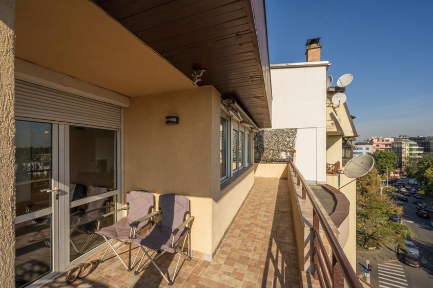 Apartament cu 5 camere decomandat în Clucerului