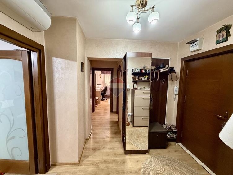 Apartament cu 3 camere decomandat în Brăilei