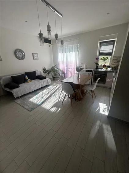 Apartament cu 3 camere decomandat, mobilat în Dumbrăvița
