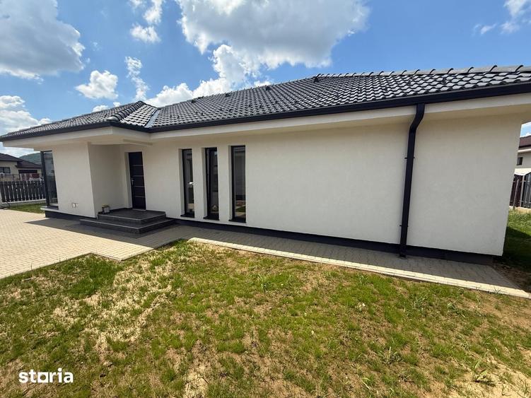 Casă cu 4 camere cu Teren 400 Mp în Central