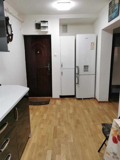 Apartament cu 2 camere semidecomandat în Grivița