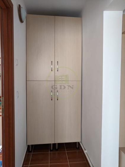 Apartament cu 2 camere semidecomandat, mobilat în Craiovița Nouă