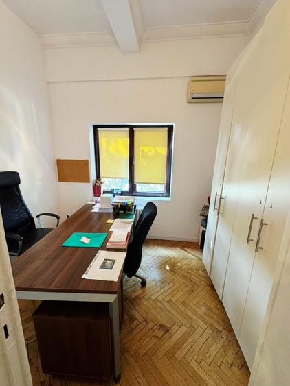Apartament cu 4 camere semidecomandat în Aviatorilor