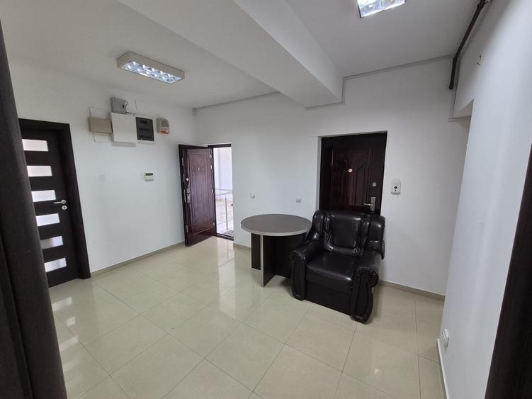 Apartament cu 4 camere în Central