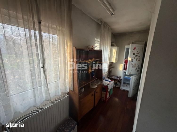 Casă cu 3 camere cu Teren 900 Mp în Giulești
