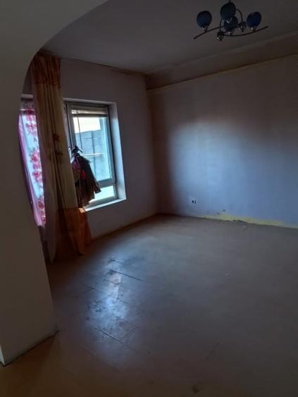 Casă individuală cu 3 camere cu Canalizare în Ronaț