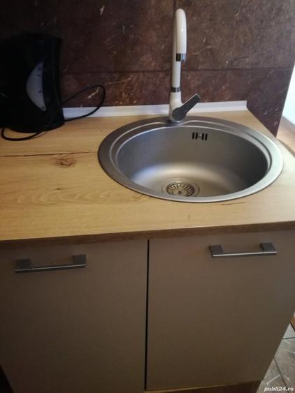 Apartament cu 3 camere decomandat în Vălenii de Munte