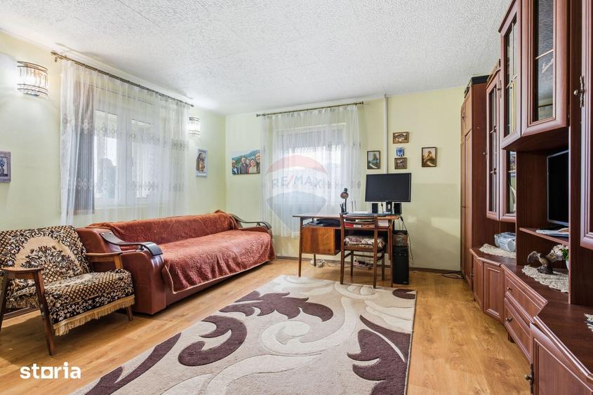 Casă cu 2 camere cu Teren 2093 Mp în Costuleni