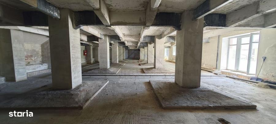 Spațiu comercial, de 381 mp, în Complex Studențesc