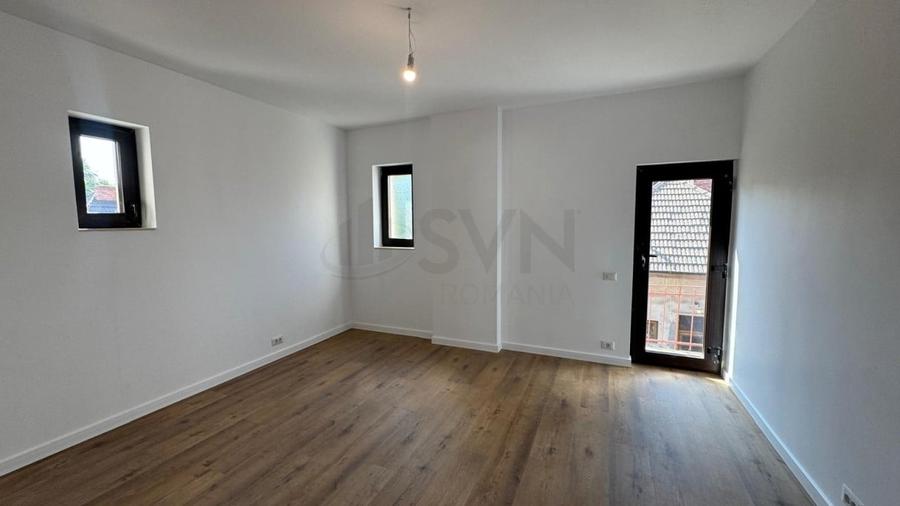 Apartament cu 5 camere decomandat în Barbu Văcărescu