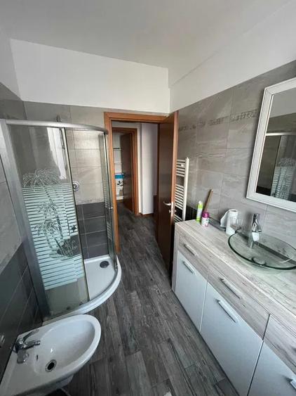 Apartament cu 2 camere semidecomandat, mobilat în Bună Ziua