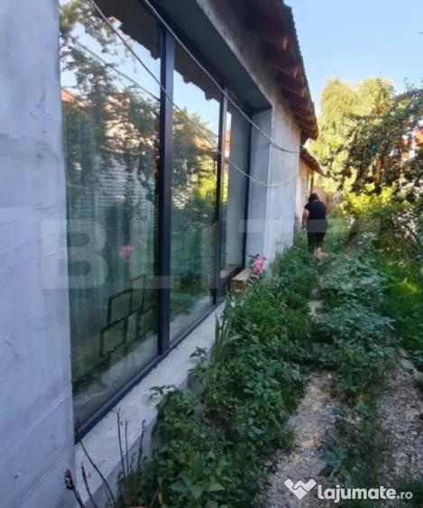 Casă cu 2 camere cu Teren 1300 Mp în Brezoaia