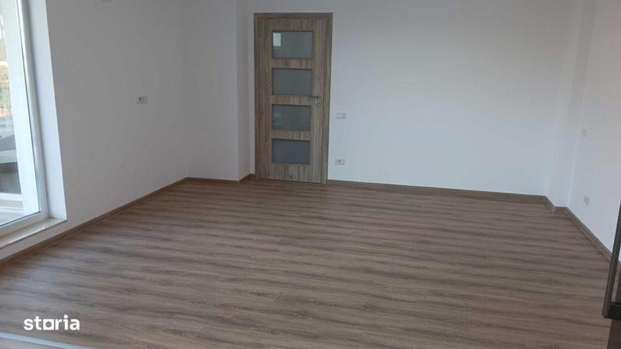 Apartament cu 4 camere în Viilor