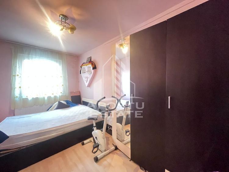 Apartament cu 3 camere decomandat, mobilat în Aurel Vlaicu