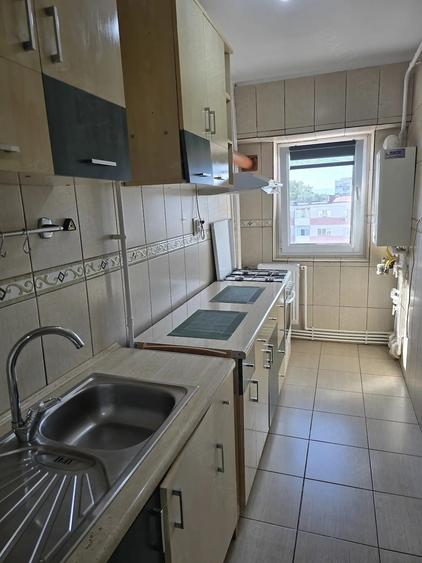 Garsonieră decomandată în Sud