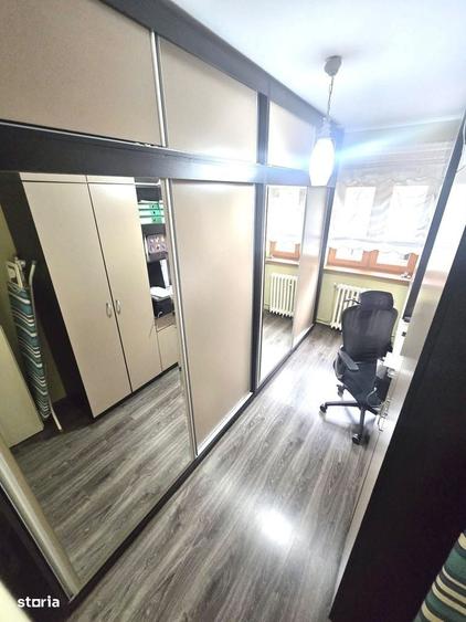 Apartament cu 4 camere decomandat în Central