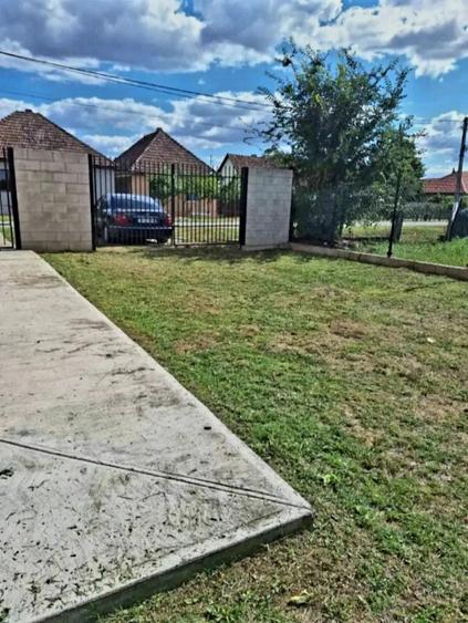 Casă cu Teren 700 Mp în Central