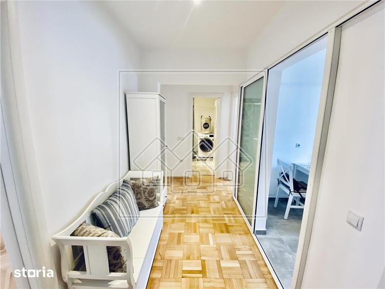 Apartament cu 3 camere decomandat în Turnișor
