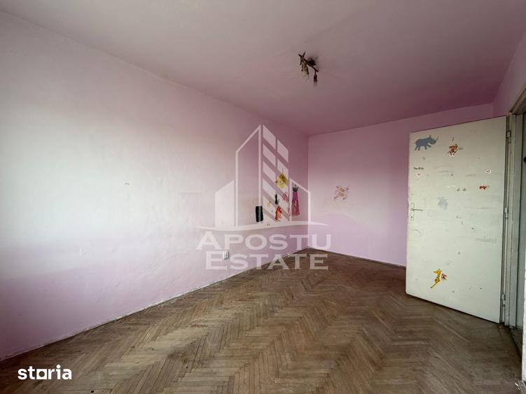 Apartament cu 2 camere semidecomandat în Girocului