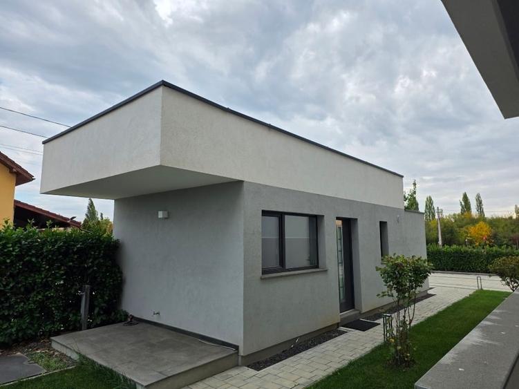 Garsonieră decomandată, mobilată în Dumbrăvița
