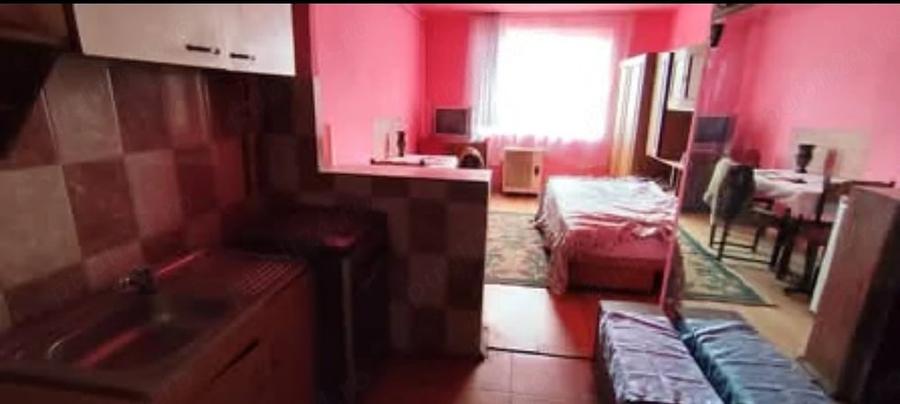 Garsonieră decomandată în Micro 15