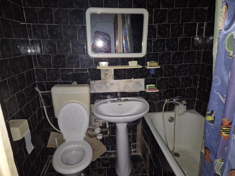 Apartament cu 3 camere semidecomandat în 1 Decembrie 1918