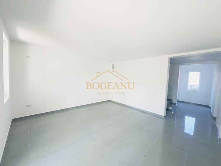 Duplex cu 4 camere cu Canalizare în Chișoda