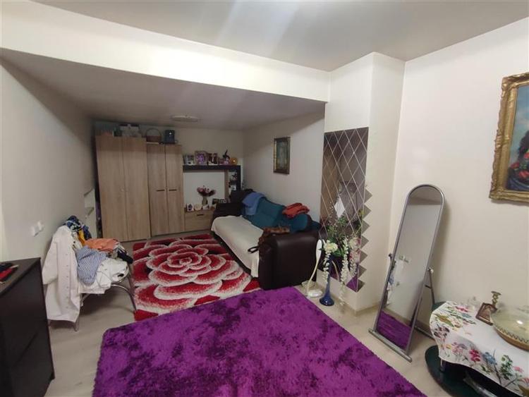Casă individuală cu 4 camere cu Teren 229 Mp în Colentina