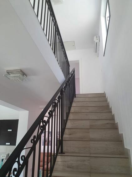 Duplex cu 4 camere cu Canalizare în Dumbrăvița