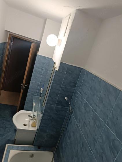 Apartament cu 2 camere semidecomandat în Girocului