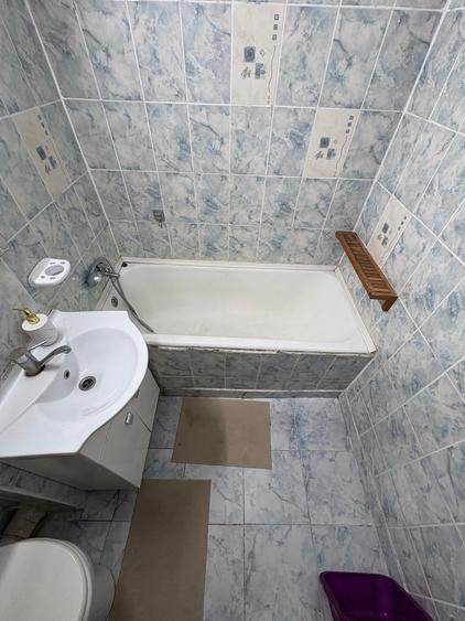 Apartament cu 3 camere decomandat în Victoriei