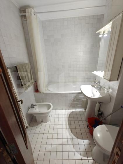 Apartament cu 4 camere decomandat, mobilat în Ultracentral