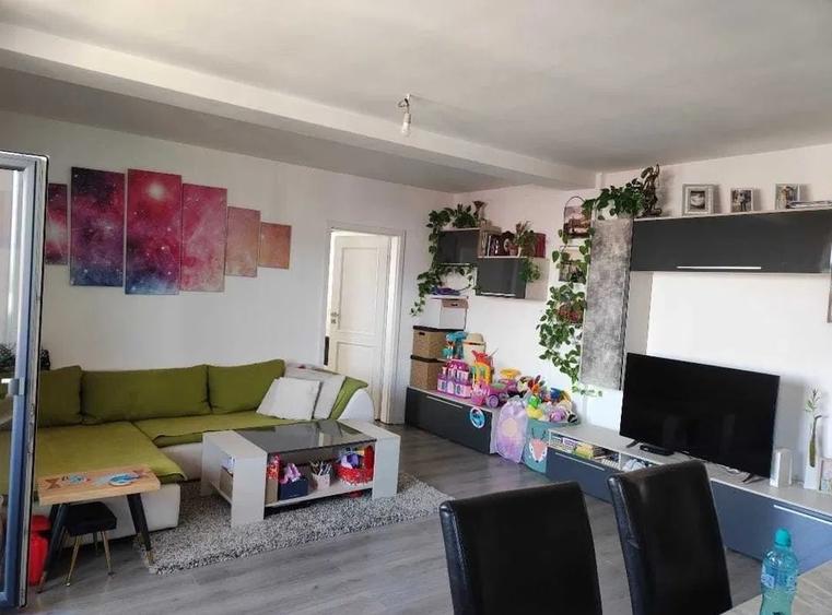 Apartament cu 2 camere semidecomandat în Borhanci