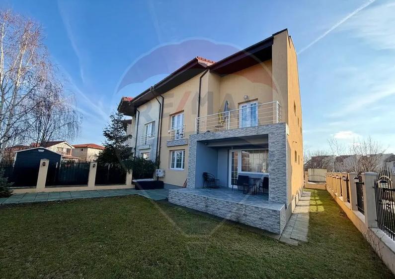 Casă cu 5 camere cu Teren 300 Mp în Aviației