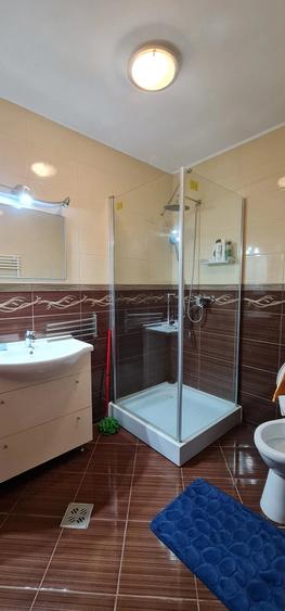 Apartament cu 3 camere decomandat, mobilat în Hipodrom 4