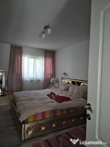 Casă cu 4 camere cu Teren 700 Mp în Hotvon
