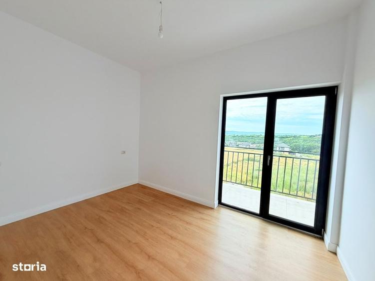 Casă cu 4 camere în Valea Adâncă