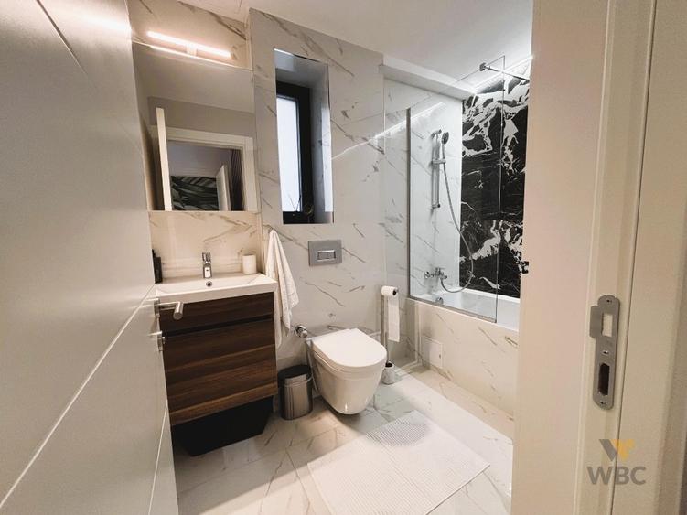 Apartament cu 3 camere decomandat, mobilat în Băneasa