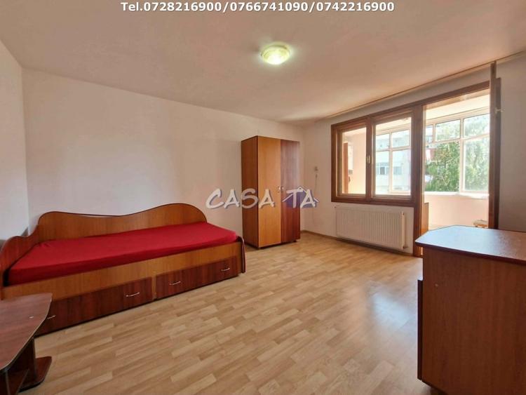 Apartament cu 3 camere decomandat în 1 Mai