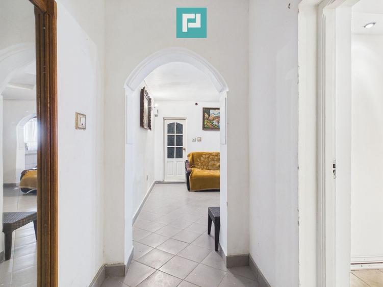Apartament cu 3 camere semidecomandat în Bucovăț (Remetea Mare)