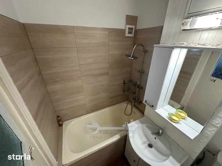 Apartament cu 2 camere decomandat în Hala Centrală