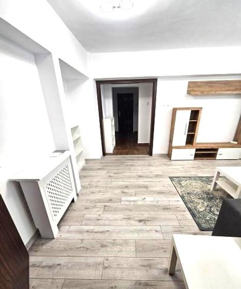Apartament cu 3 camere, mobilat în Decebal