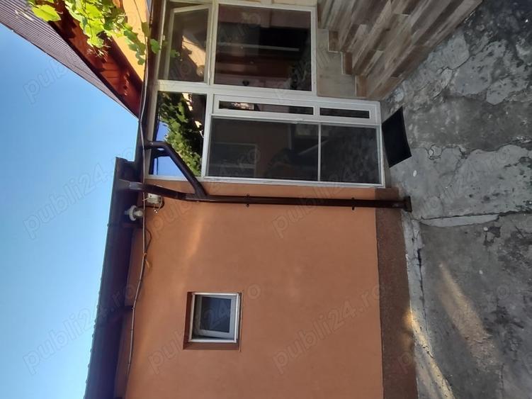 Casă cu 3 camere cu Teren 200 Mp în Central