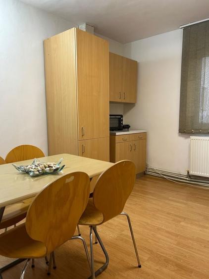 Apartament cu 2 camere semidecomandat în Gorjului