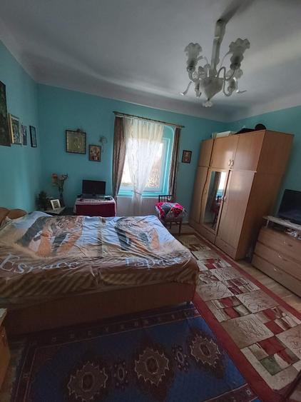 Casă cu 3 camere în Poiana Țapului